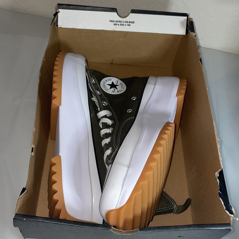 Converse Run Star Hike High
Cargo Khaki, new, size 11.5, very comfy, last one! - Picture 4 of 11